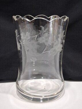 RARE ANTIQUE Scallop Cut Glass Edge Etched Floral & Leaf Clear Crystal Vase